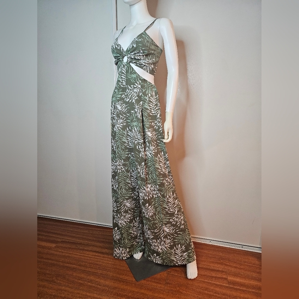 NWT The Sang Green Palm Tropical Print One Piece Jumpsuit Size M Olive/White